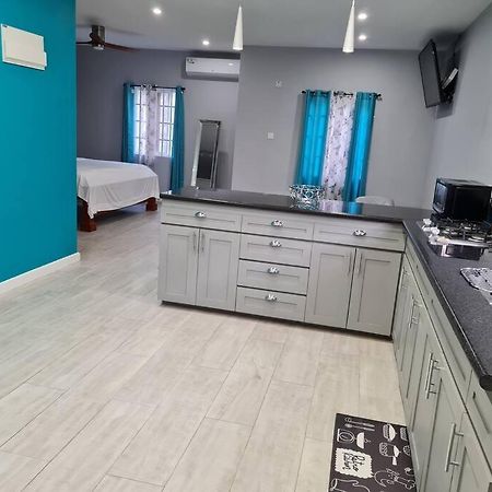 Coconut Creek Deluxe Suite Hyde Park エクステリア 写真